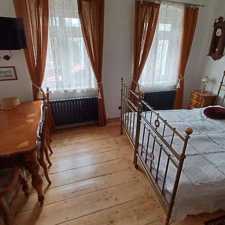 Zlata Leta - Apartmanovy Dum Яхимов Экстерьер фото